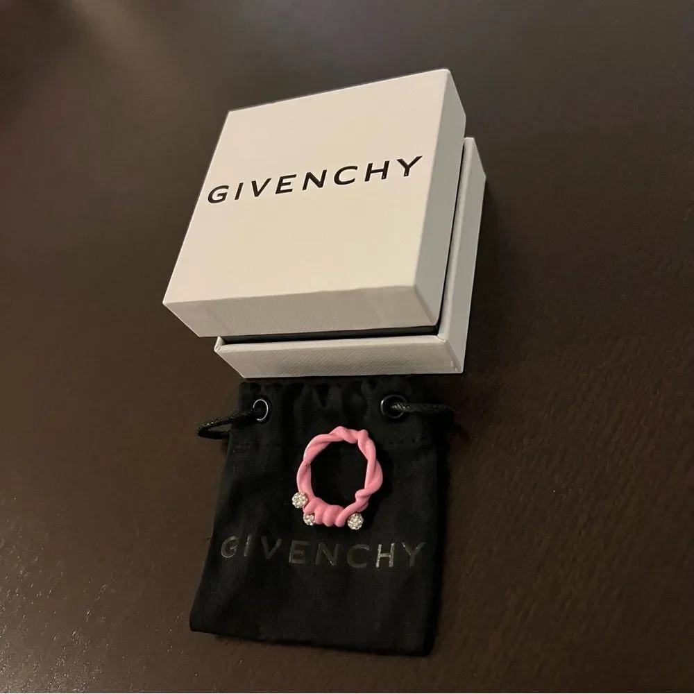 Givenchy Twisted Ring In Metal With Crystals Bubblegum Size 9/60